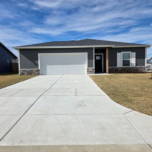 3139 E Highridge Ct, Park City, KS, 67219-4585 | Card Image