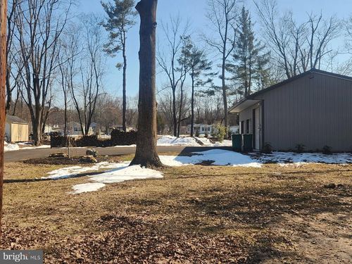 325 N Shady Retreat Road, DOYLESTOWN, PA, 18901 | Card Image