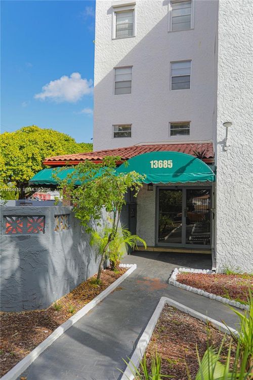 apt-210-13685 Ne 10th Ave, North Miami, FL, 33161-3849 | Card Image