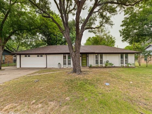 410 E White St, Pilot Point, TX, 76258-4245 | Card Image