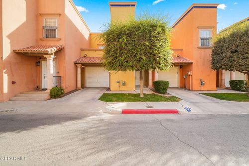 e6-3150 N Yarbrough Dr, El Paso, TX, 79925-3101 | Card Image