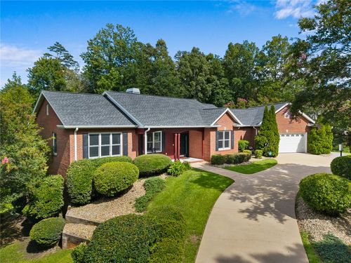 205 Cross Creek Dr, Seneca, SC, 29678-1148 | Card Image