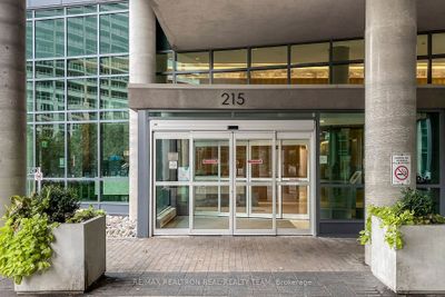 3801 - 215 Fort York Blvd, Condo with 1 bedrooms, 1 bathrooms and 1 parking in Toronto ON | Image 2