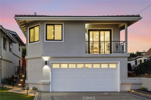 1899 Newport Ave, Grover Beach, CA, 93433-1882 | Card Image