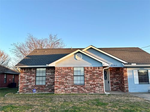 2105 Melody Cir, Kaufman, TX, 75142-9689 | Card Image