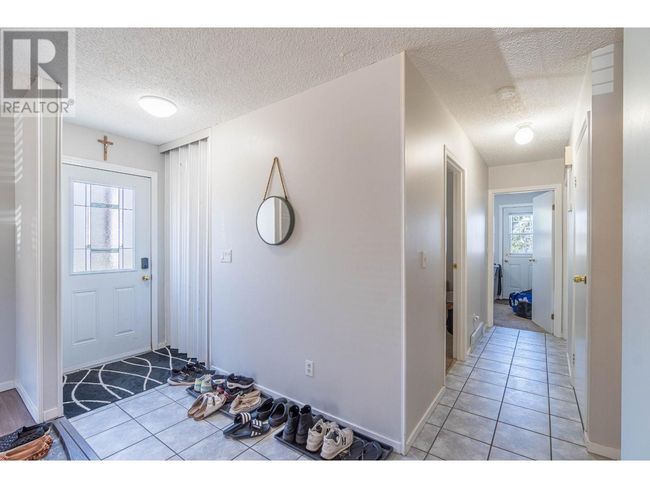 416 Waddington Dr, Home with 4 bedrooms, 2 bathrooms and null parking in Kamloops BC | Image 6