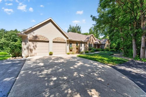51640 Meadow Pond Dr, Granger, IN, 46530-6109 | Card Image