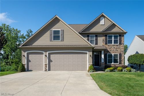 8712 Blue Heron Way, Mentor, OH, 44060-1581 | Card Image