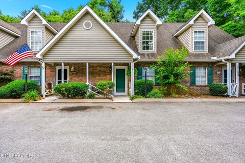 3912 Valley Creek Way, Knoxville, TN, 37918-5162 | Card Image