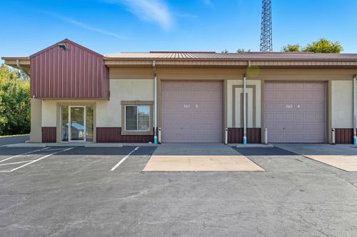 880 N Madison St, Crown Point, IN, 46307-8212 | Card Image