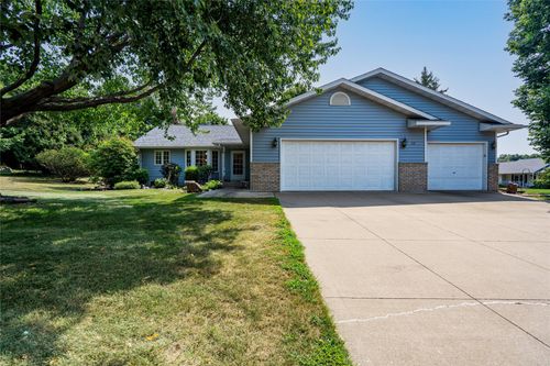 1119 Thompson Dr, Altoona, WI, 54720-2555 | Card Image
