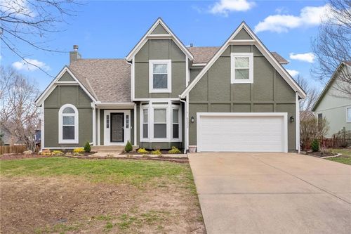5333 Hilltop Dr, Shawnee, KS, 66226-2632 | Card Image