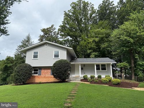 3210 Old Robin St, FAIRFAX, VA, 22030-1927 | Card Image