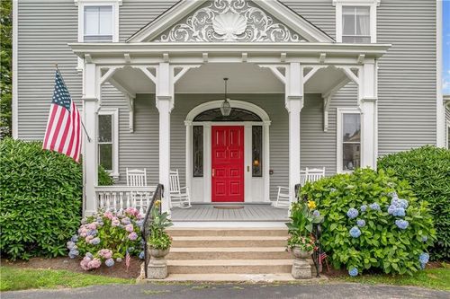 10-1 Red Cross Ave, Newport, RI, 02840-3371 | Card Image