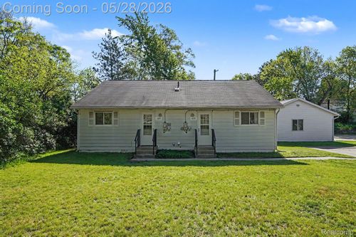 1691 S Lakeview Ln, Highland, MI, 48357-4833 | Card Image