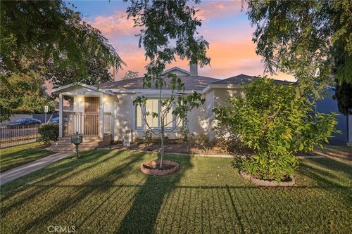6542 Zelzah Ave, Reseda, CA, 91335-6220 | Card Image
