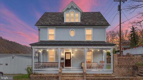 151 Fairfax St, BERKELEY SPRINGS, WV, 25411-3237 | Card Image