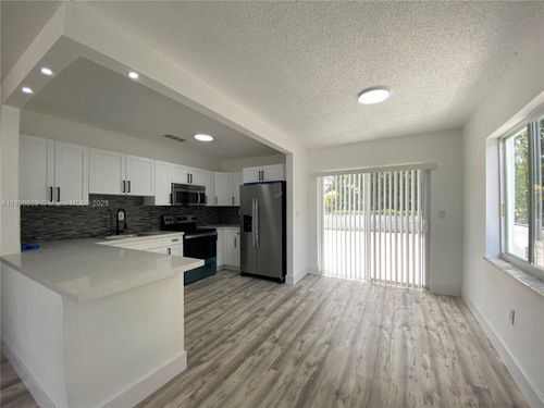 46-46 44th St, Miami, FL, 33127-2612 | Card Image