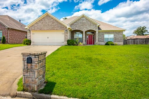 8917 Meadow Gardens Cir, Sherwood, AR, 72120-2533 | Card Image