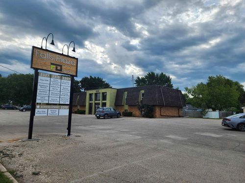 ste-2-2310 Falls Ave, Waterloo, IA, 50701-5737 | Card Image