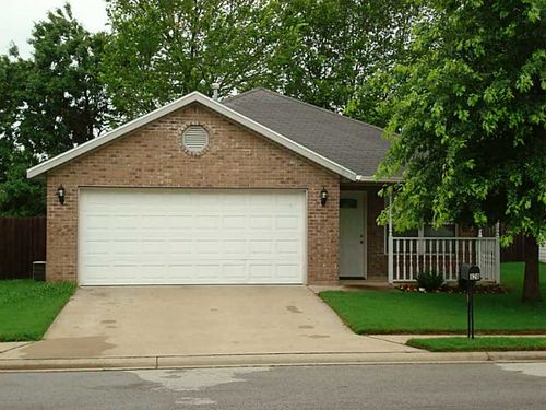 820 Se E Ct, Bentonville, AR, 72712-7096 | Card Image