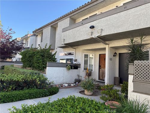 38 Brownfield Ln, Pomona, CA, 91766-6735 | Card Image