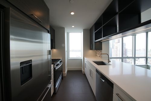 35a-555 10th Ave, New York, NY, 10018-0512 | Card Image