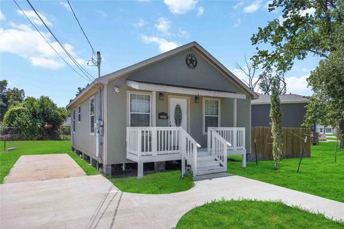 3606 Chickering St, Houston, TX, 77026-3702 | Card Image