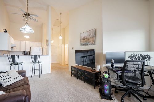 305-11726 225 St, Maple Ridge, BC, V2X6E4 | Card Image