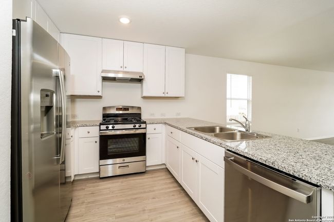 5738 Companion Loop, House other with 3 bedrooms, 2 bathrooms and null parking in Bulverde TX | Image 6