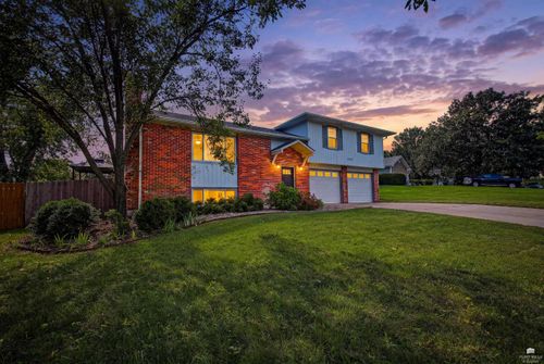 3441 Treesmill Dr, Manhattan, KS, 66503-2135 | Card Image