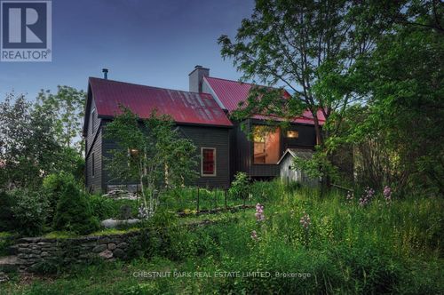 1 Station Road, Prince Edward County (Hillier Ward), ON, K0K1J0 | Card Image