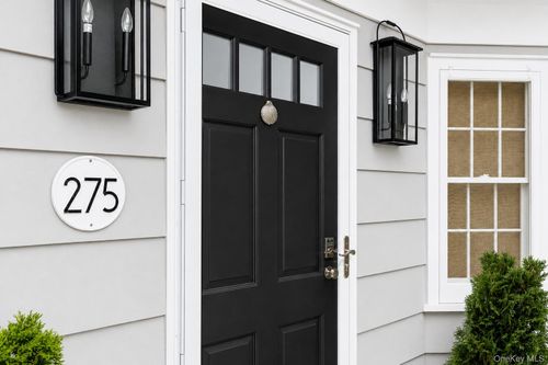 275 Pinewood Rd, Cutchogue, NY, 11935-2348 | Card Image