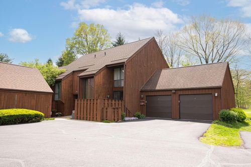 9-4945 Whistlewood Ln, Westerville, OH, 43081-4438 | Card Image