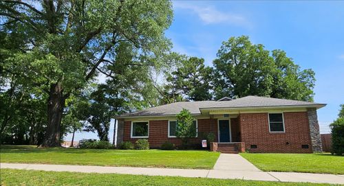 401 E Church St, Morrilton, AR, 72110-3513 | Card Image