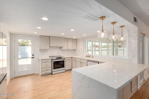 11025 N 55th Ave, Glendale, AZ, 85304-3915 | Card Image