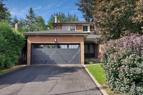 272 Plymouth Trail, Newmarket, ON, L3Y6G7 | Card Image