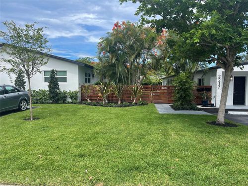 apt-2-704 Ne 23rd Dr, Wilton Manors, FL, 33305-1263 | Card Image