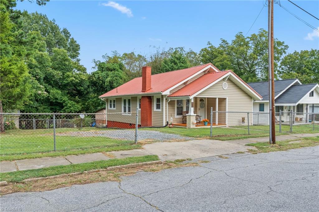 Taylor St, Thomasville, NC 27360