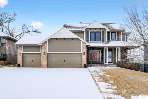 8524 Kilpatrick Pkwy, Bennington, NE, 68007-3244 | Card Image