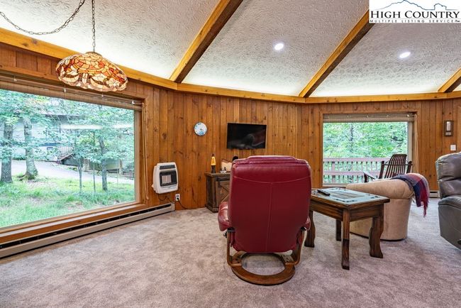103 Raven Rd, House other with 3 bedrooms, 2 bathrooms and null parking in Beech Mountain NC | Image 12