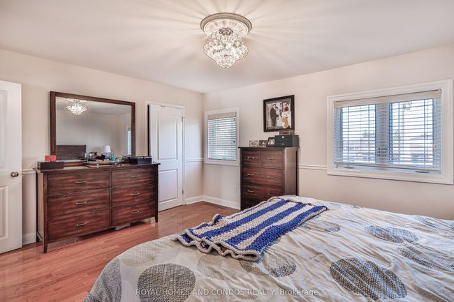 1075 Glengrove Ave, House other with 4 bedrooms, 3 bathrooms and 4 parking in North York ON | Image 19