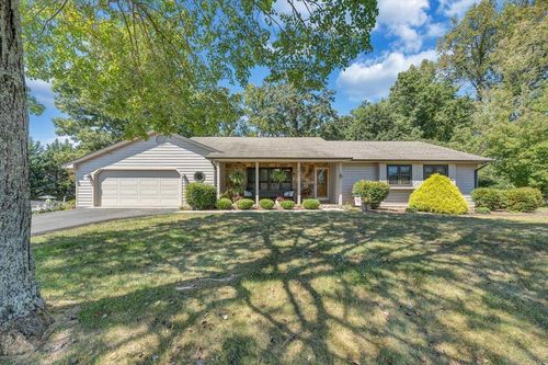 201 Willowood Dr, Vinton, VA, 24179-4437 | Card Image