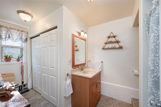 682 E River Rd, House other with 6 bedrooms, 4 bathrooms and null parking in Pray MT | Image 22