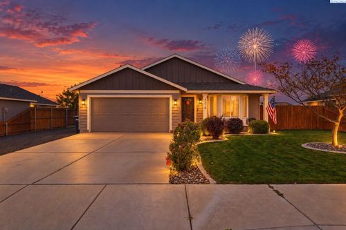 4320 Montgomery Ln, Pasco, WA, 99301-6018 | Card Image