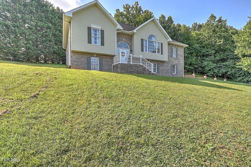 422 Droke Ln, Blountville, TN, 37617-6721 | Card Image