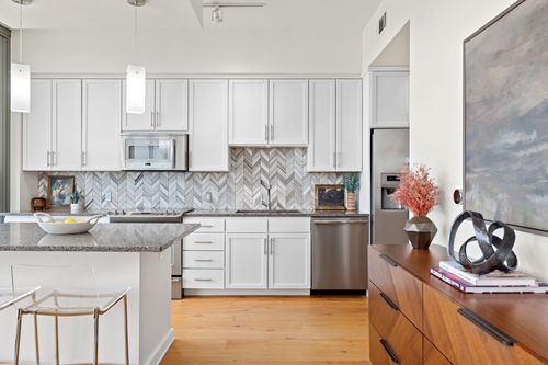 apt-811-1212 Laurel St, Nashville, TN, 37203-4421 | Card Image