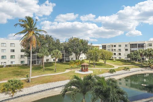 305-3178 Via Poinciana, Lake Worth, FL, 33467-1997 | Card Image