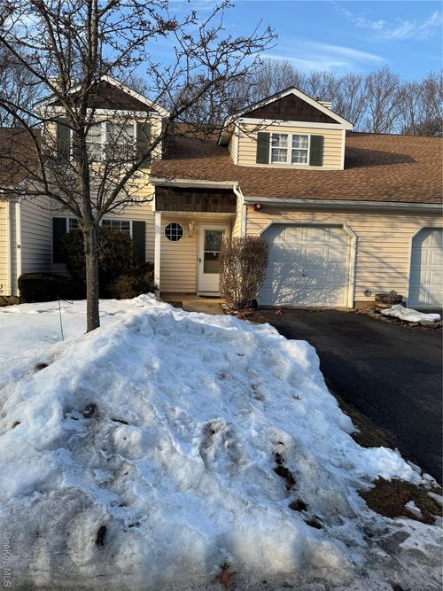 511-511 Race Pl, Oakdale, NY, 11769-1722 | Card Image