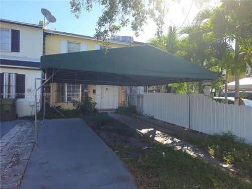 1680 W 72nd St, Hialeah, FL, 33014-4464 | Card Image